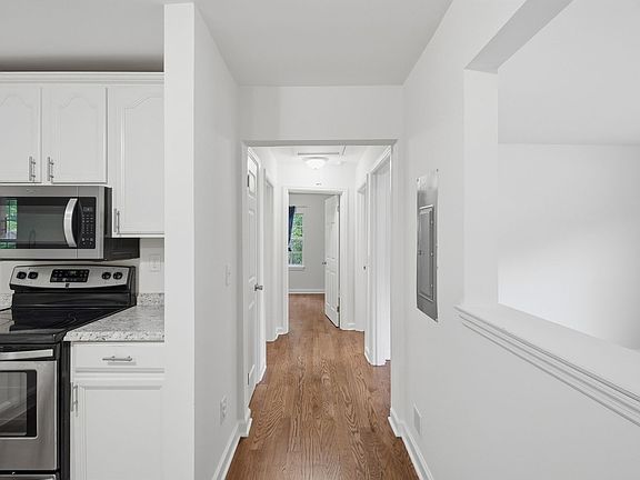 5th image of 3955 Birmingham Dr