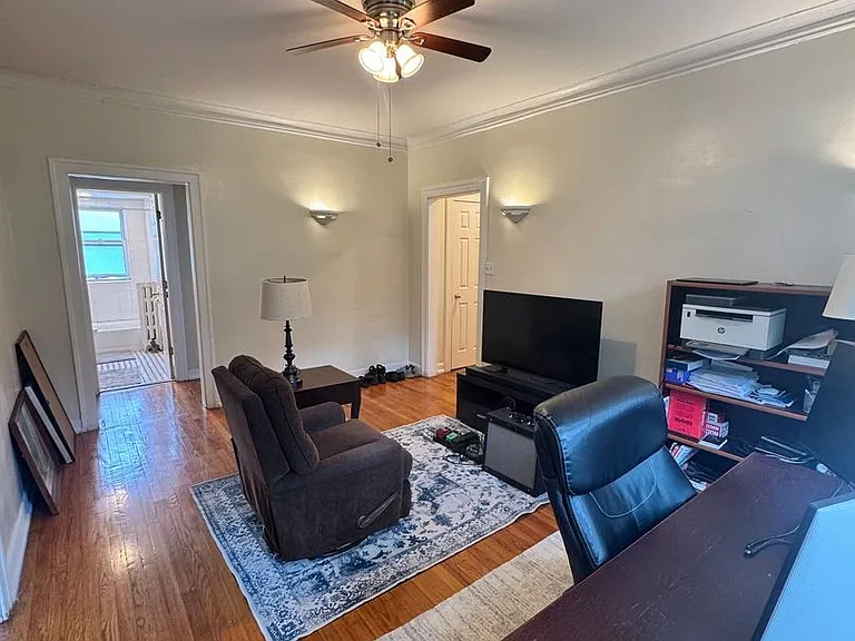 613 W Arlington Pl — Photo 6