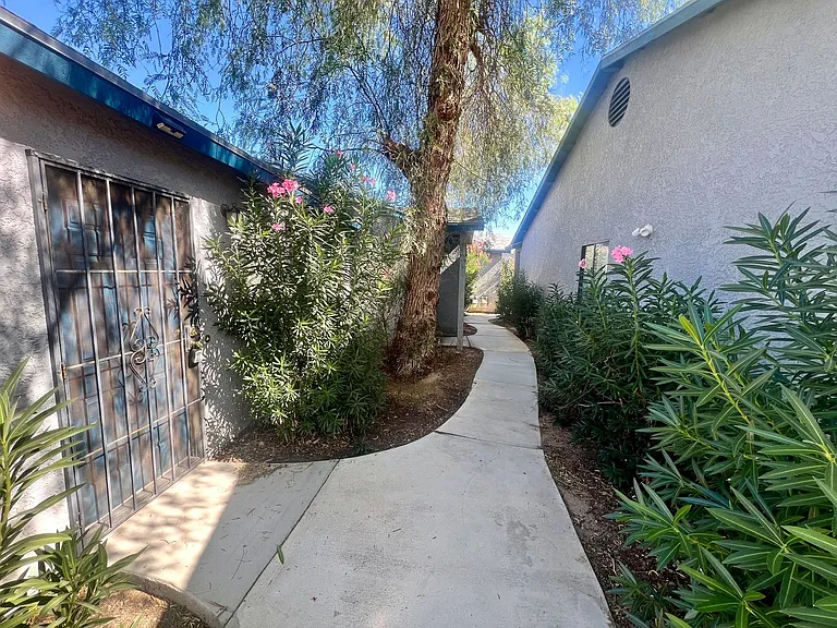 73870 Desert Trl #4 — Photo 1