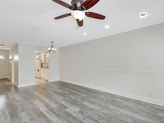 5th image of 1000 Sea Island Rd #38