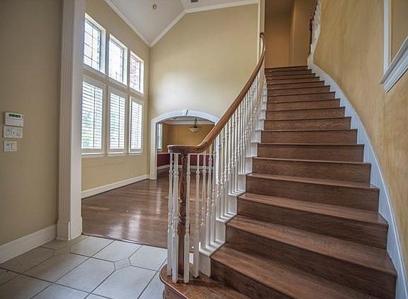 5th image of 4401 Oak Knoll Dr