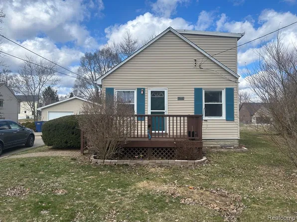 1303 Collier Rd, Auburn Hills, MI 48326