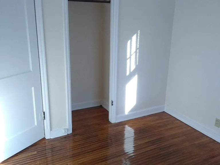 116 Howard Ave — Photo 6