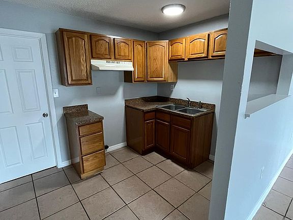 5th image of 841-845 N Texas Ave