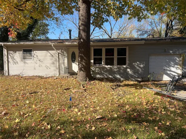 10175 Lord Dr, Saint Louis, MO 63136