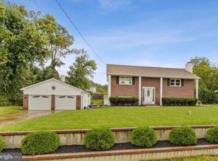 6 Kennedy Dr, Cookstown, NJ 08511