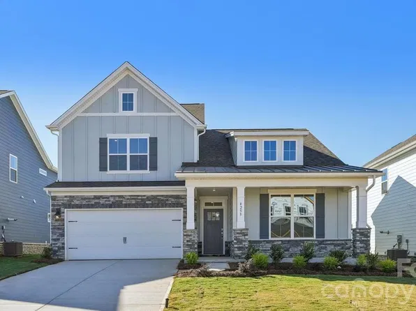 4255 Round Table Dr, Gastonia, NC 28056