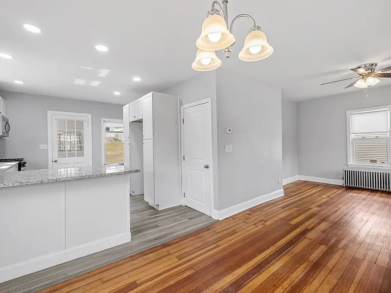 117 Gorham St — Photo 7
