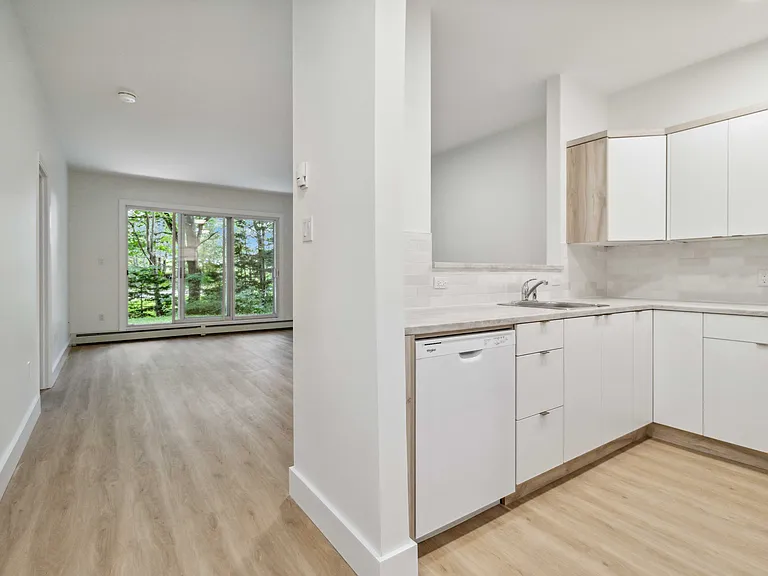 11 Horizon Ct #214 — Photo 6