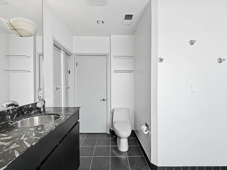 20 Kent Pl — Photo 52