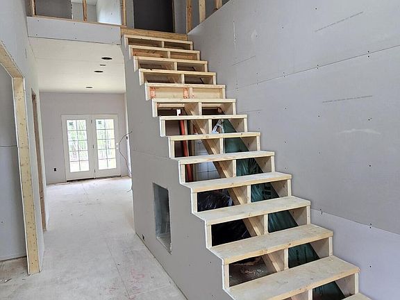 2nd image of 330 Freedom Ridge Dr