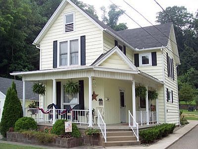 1st image of 293 Fisher St