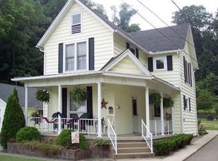 293 Fisher St, Middleport, OH 45760
