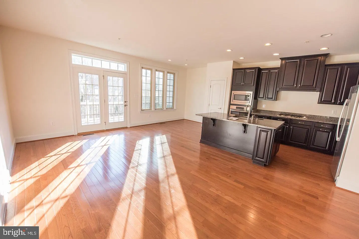 3 bed, 3.5 bath, 3130 sqft, $3,550 — Photo 4