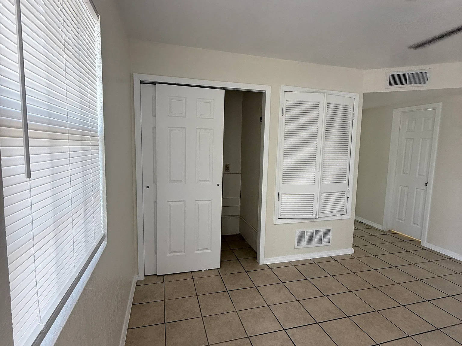 2 bed, 704 sqft, $850 — Photo 3