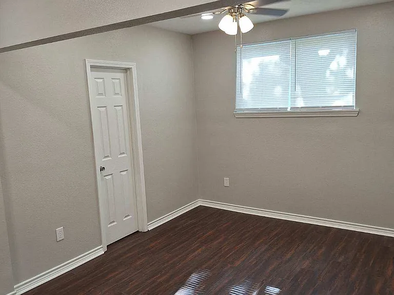402 Azalea Dr — Photo 10