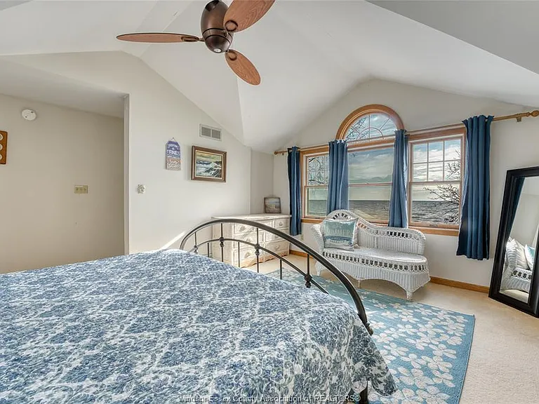 1049 Heritage Rd — Photo 20