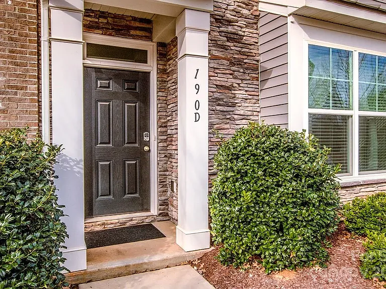 190 Waterlynn Ridge Rd #D — Photo 2