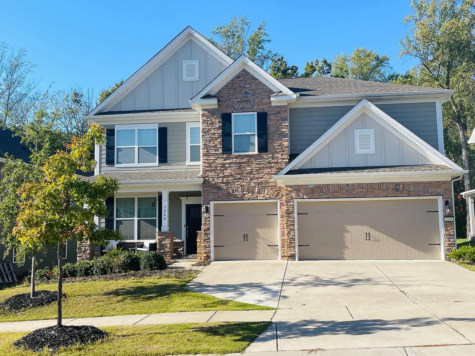 5 bed, 3570 sqft, $3,450 — Photo 1