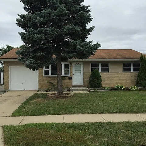 1698 Clifford St photo 1