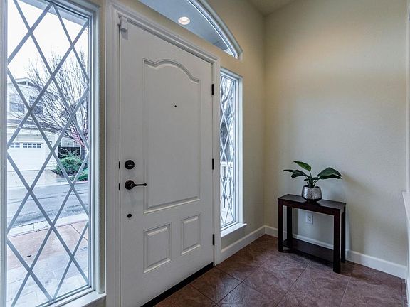 3rd image of 722 Trinity Glen Ct