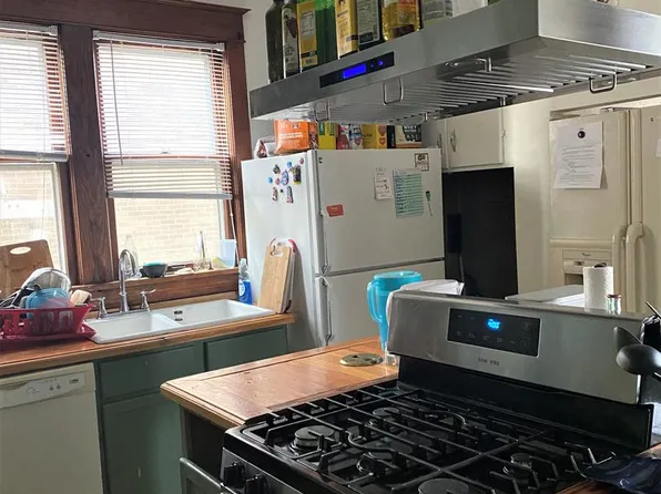 402 W High St, 402 W High St, Urbana, IL 61801