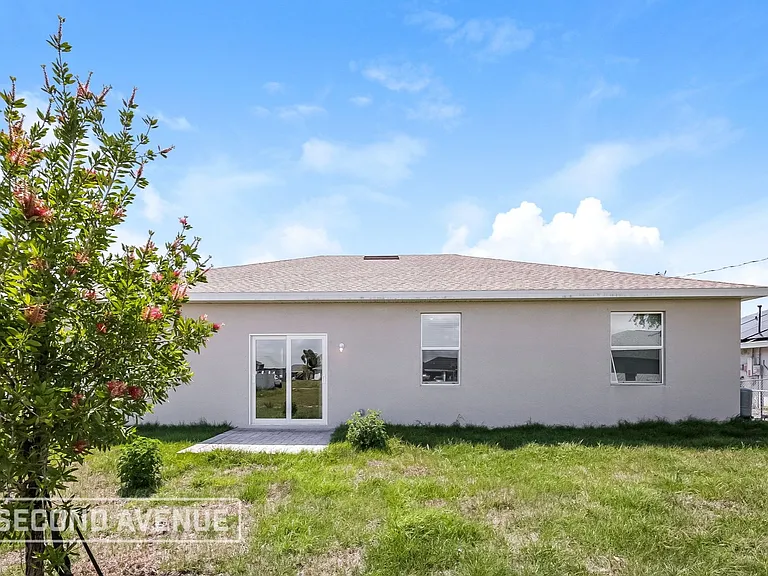 1411 NW 9th Ave — Photo 15