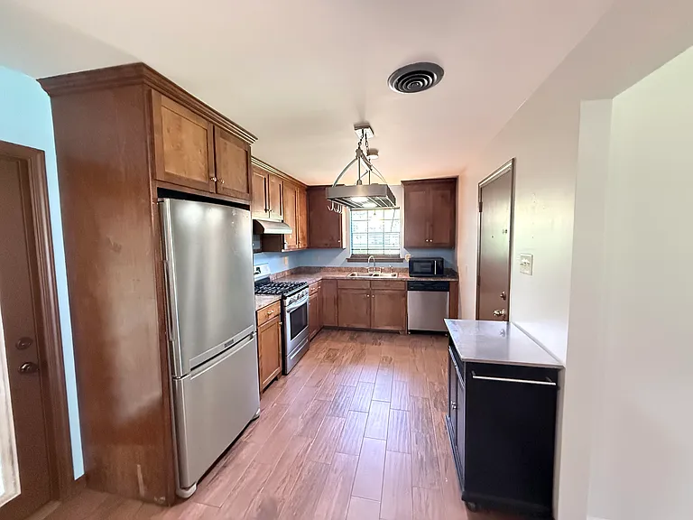 5651 William And Mary St — Photo 4