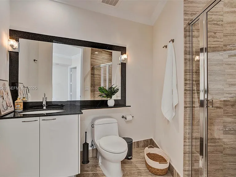 16001 Collins Ave #1604 — Photo 27