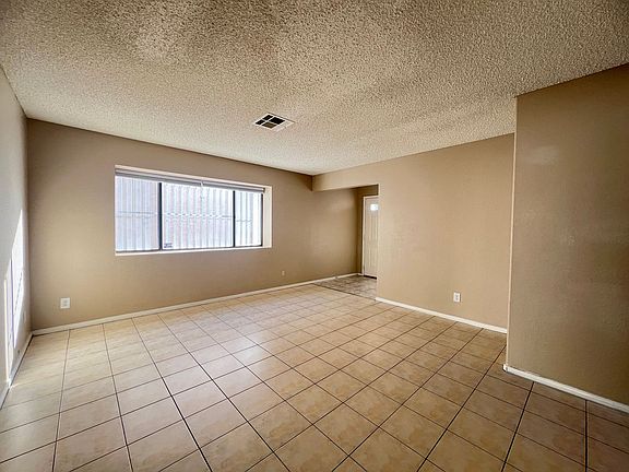 4th image of 2816 Edge Rock Cir