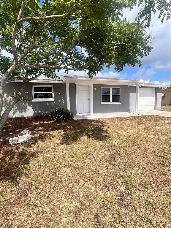 3 bed, 1.5 bath, 912 sqft, $1,600 — Photo 1