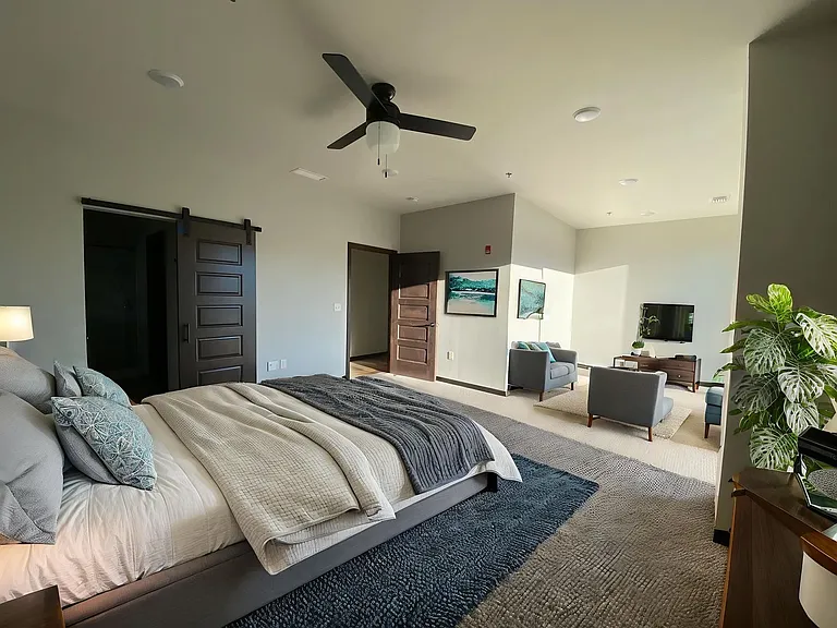201 N Riverfront Dr — Photo 21