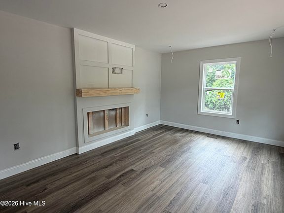 4th image of 400 Eagle Springs Road