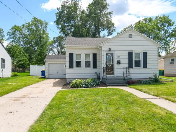 1205 Mather St, Green Bay, WI 54303