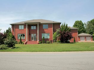 1472 Club House Dr, Dyersburg, TN 38024