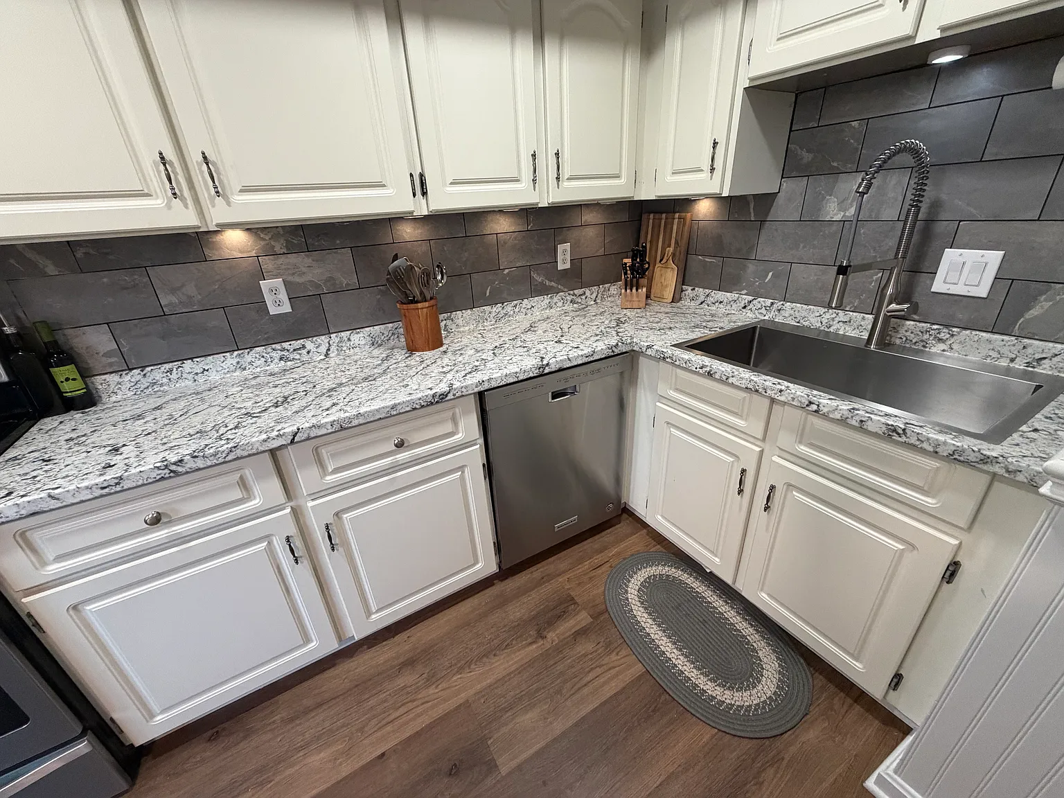 19 Chapel Hill Dr — Photo 3