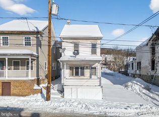 1039 W Arch St, Coal Township, PA
