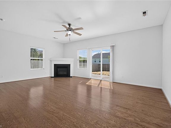 2nd image of 1564 Abbey Park Ct