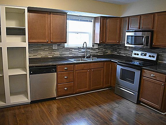 3rd image of 2139 Keltonshire Ave