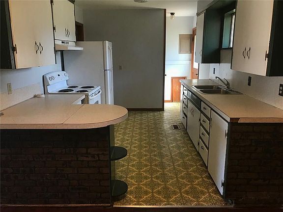 4th image of 1216 W Pine St