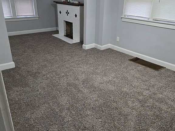 3rd image of 6804 S Benton Ave