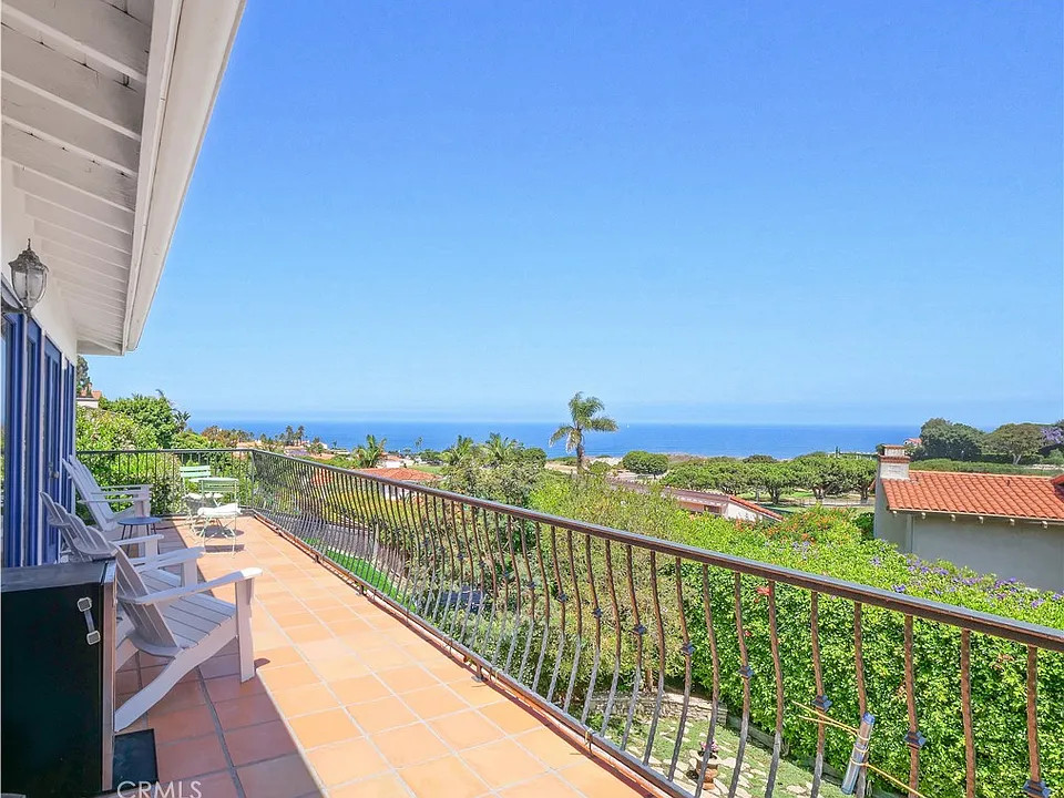 345 Palos Verdes Dr W