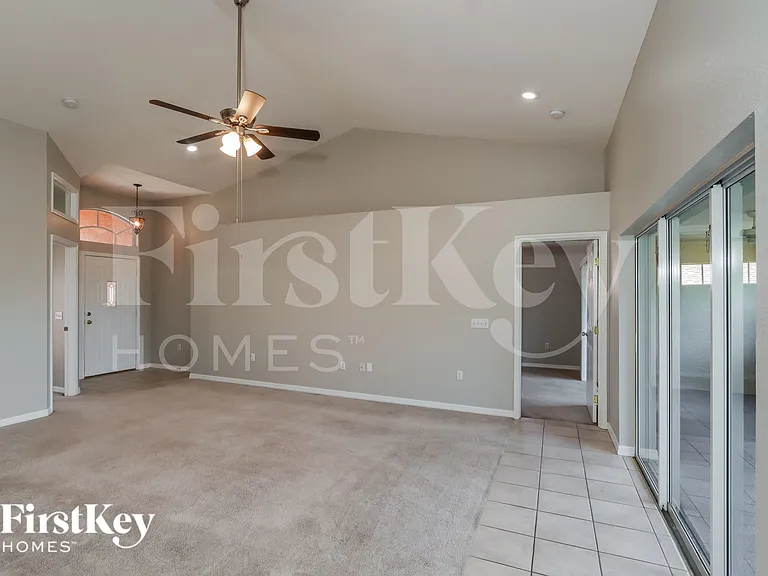 2530 Pine Valley Dr — Photo 3