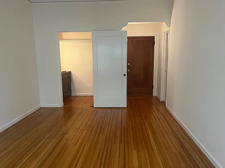 81 Glen Ave — Photo 7