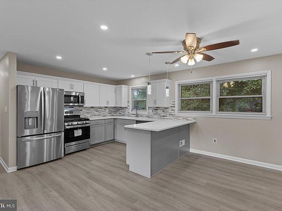 4th image of 7304 Cloverdale Dr
