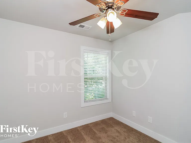 4535 Bonneville Dr — Photo 13