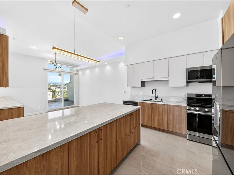 401 N Serrano #Penthouse 3 — Photo 4