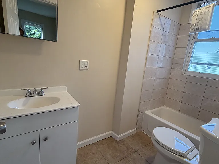 373-375 Blatchley Ave #2C — Photo 3