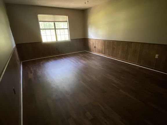 3rd image of 2520 E Court St #7