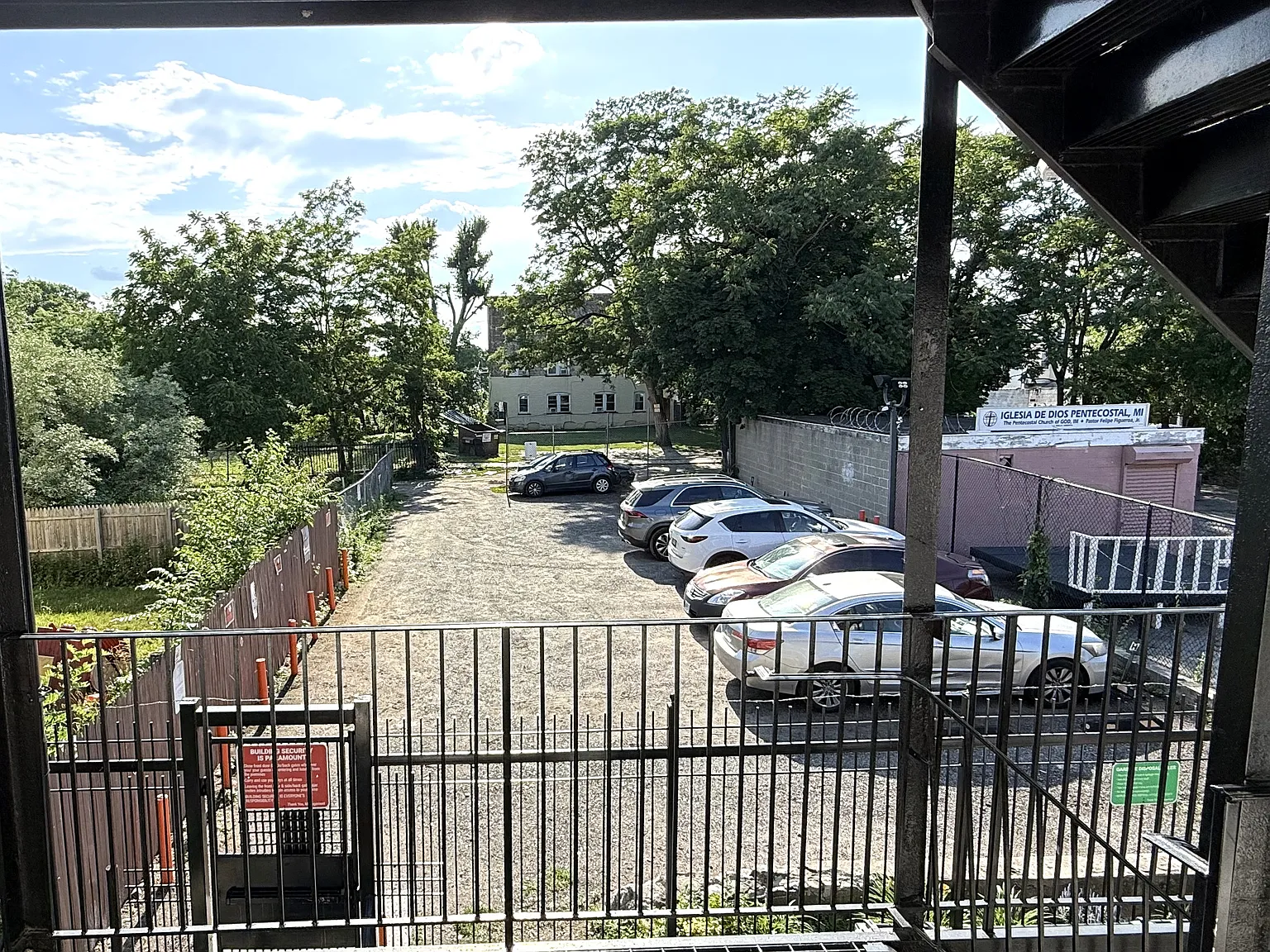 2 bed, 700 sqft, $1,700 — Photo 2